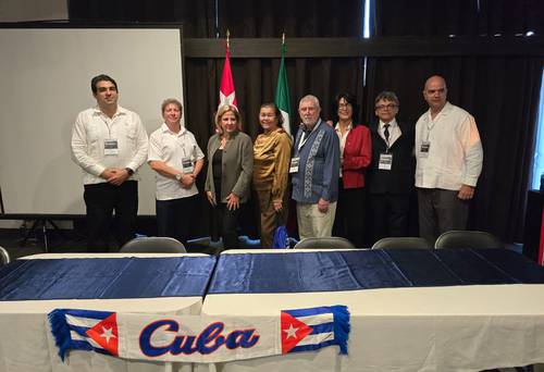 Cubanos residentes en México exigen fin al bloqueo de EU