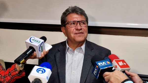 De manera consensada se aplicarán ajustes al presupuesto del INE, asegura el diputado Ricardo Monreal