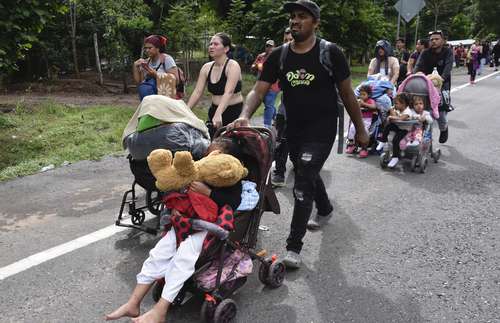 Elaboran SEP y Unicef una guía para atender a los niños migrantes