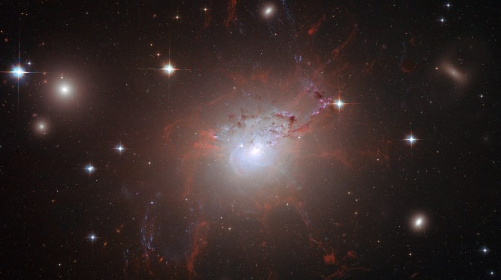 Estrellas intergalácticas: Qué sabemos de estos astros abandonados en el Universo