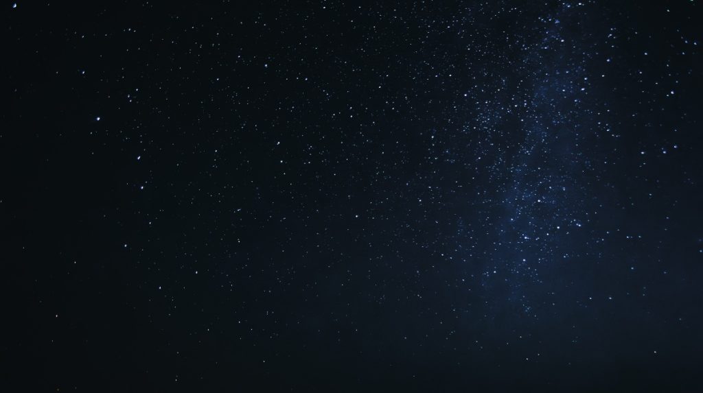 ¿Ilusión? Por esta razón vemos oscuro el espacio, aunque esté lleno de estrellas