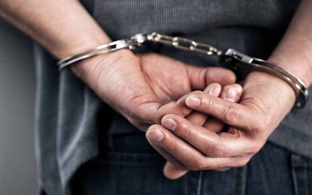 Manuel "N" vinculado a proceso por fraude: detenido tras su boda