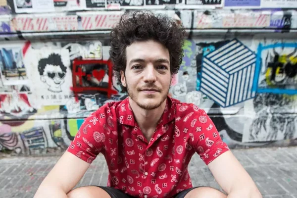 Michel Nieva, filósofo: "Los grandes defensores de la inteligencia artificial son los líderes fascistas como Trump o Milei"