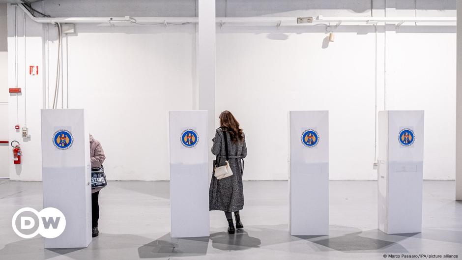 Moldavia abre colegios electorales por balotaje presidencial