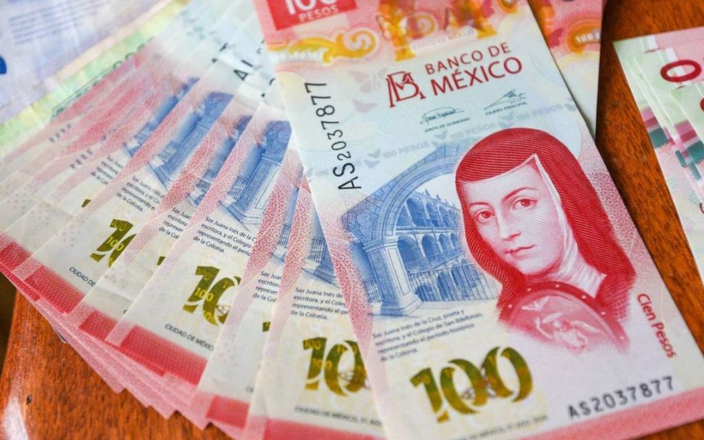 Peso mexicano toca su peor nivel en dos años tras victoria de Trump