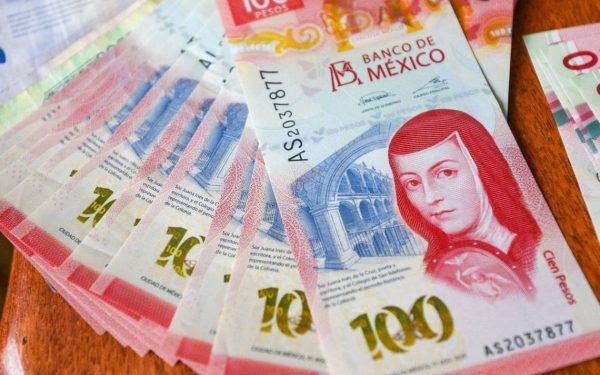 Peso mexicano toca su peor nivel en dos años tras victoria de Trump