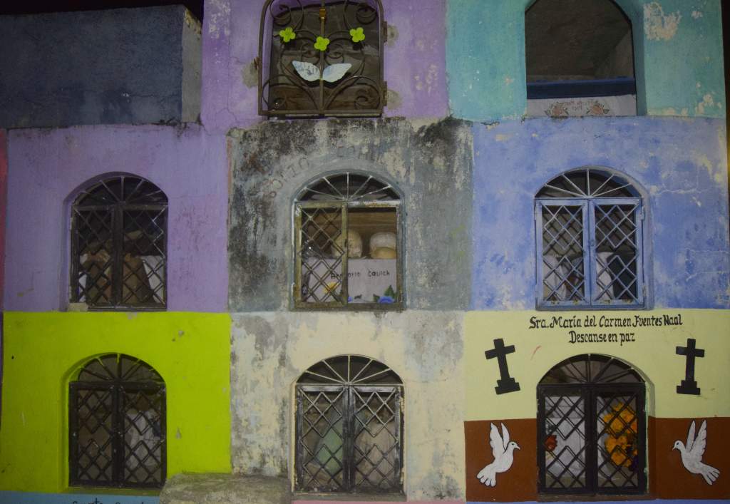 Pomuch: la villa maya que desentierran a sus muertos para volver a acariciarlos