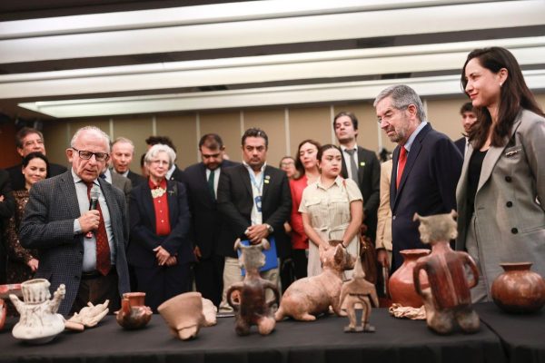 Se recupera patrimonio cultural: Restituyen a México 220 piezas