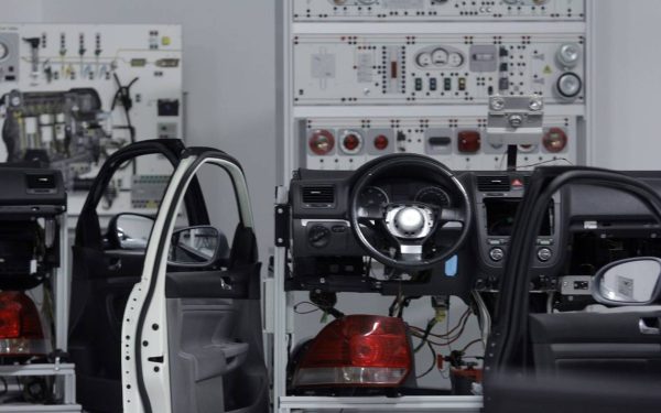 Senadores revisarán con industria automotriz el T-MEC y promoverán inversión tecnológica