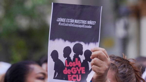 Autoridades de seguridad de Ecuador cierran filas ante críticas por 4 menores desaparecidos