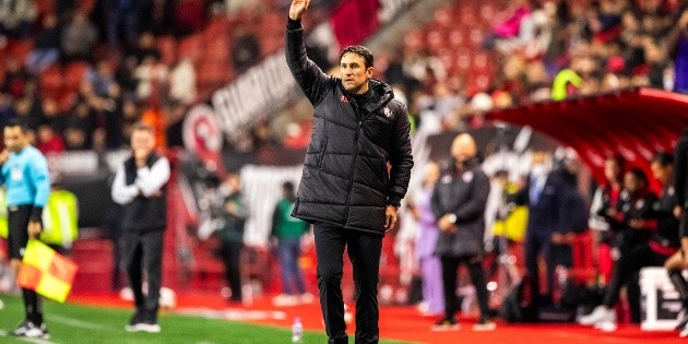 Beñat San José habría dejado de ser técnico del Atlas