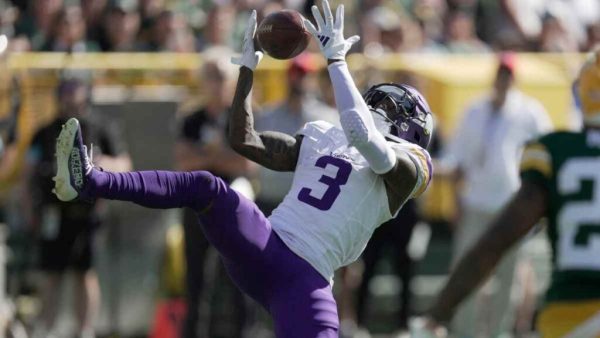 Con una intercepción de Jessie Bates, los Falcons vencieron a los Raiders en el Monday Night