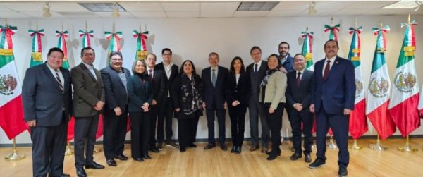 Continúan las reuniones de trabajo en la defensa de los derechos migrantes, Juan Ramón de la Fuente en Chicago