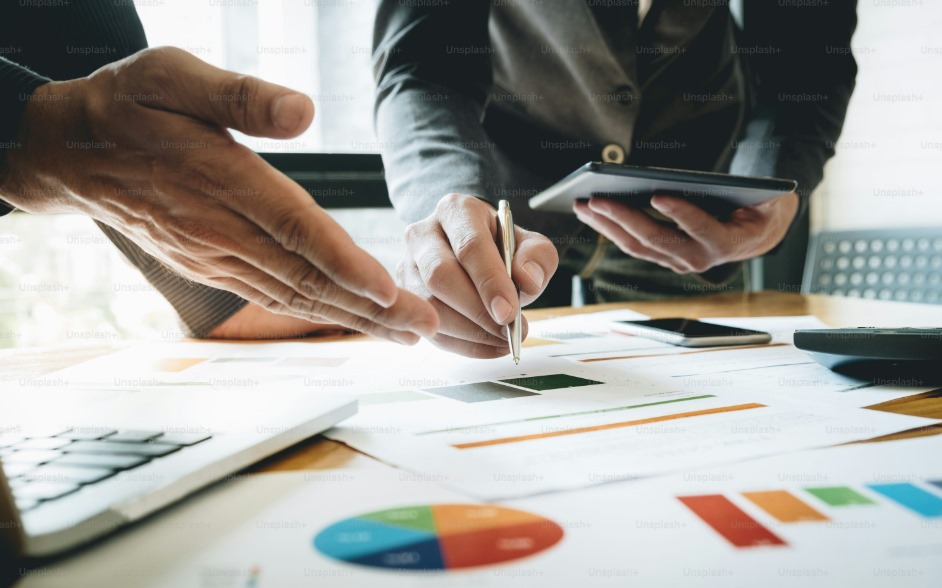 Desempleo alcanza mínimo histórico