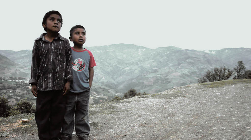 En la montaña de Guerrero, el pueblo reconstruye su camino ante la falta de apoyo gubernamental