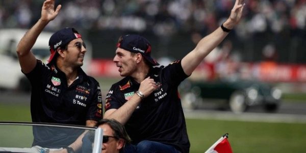 Max Verstappen dedica emotivo mensaje a Checo Pérez, tras su salida de Red Bull