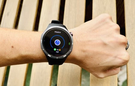 No sabía si era mejor un reloj inteligente o una pulsera inteligente, así que he comprado los dos. Un año después ya tengo la respuesta