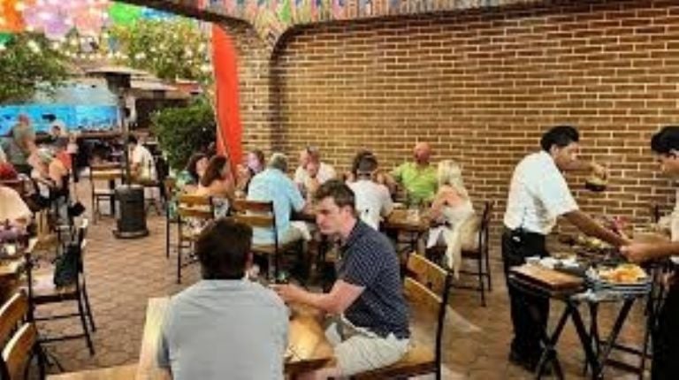 Profeco alerta a usuarios por derechos que deben exigir en un restaurante