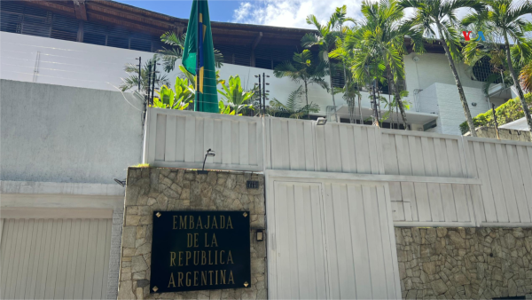 Seis opositores asilados en embajada de Argentina en Caracas cumplen 10 días sin servicios básicos 