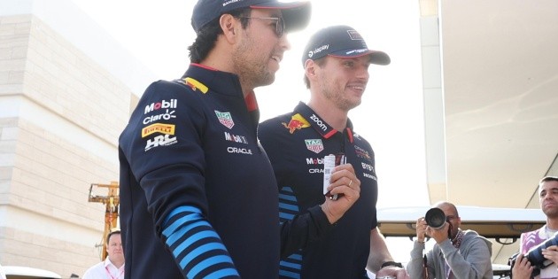 Verstappen defiende a Checo Pérez y señala a Red Bull por problemas técnicos