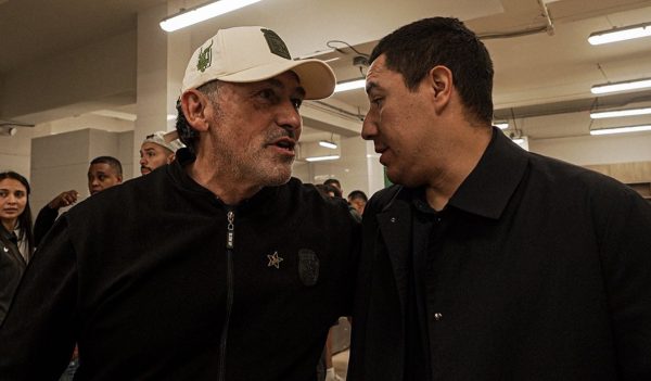 ¿Y la sanción? Efraín Juárez denuncia agresión a su jugador por parte del técnico rival