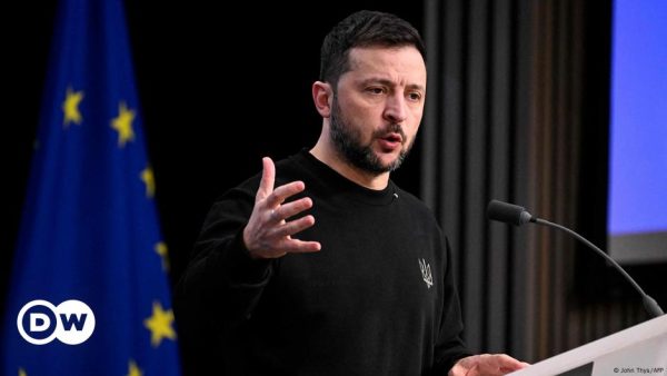 Zelenski dice que en 2025 luchará "por una Ucrania fuerte"