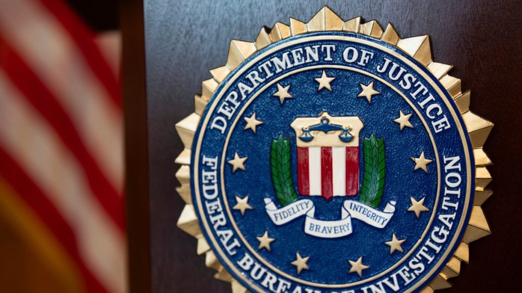 Comisiones en el Senado sostuvieron audiencias para los nominados del presidente Trump para el FBI y el Departamento de Inteligencia