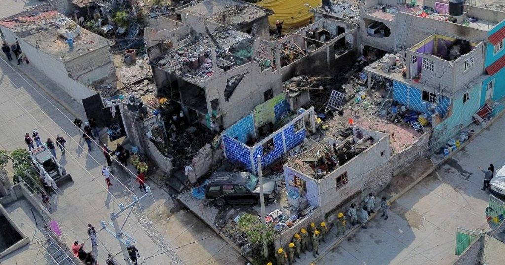 Daniel sólo fue a la tienda y lo alcanzó explosión de pirotecnia en Chimalhuacán