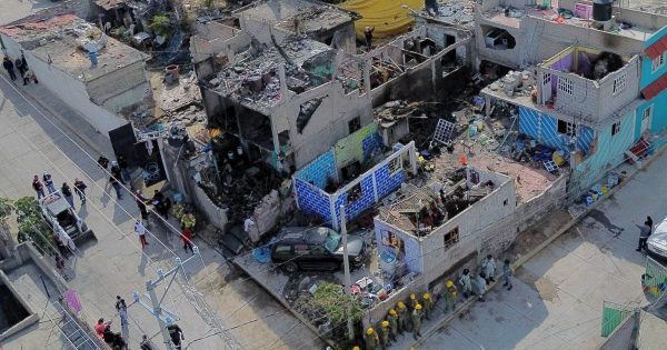 Daniel sólo fue a la tienda y lo alcanzó explosión de pirotecnia en Chimalhuacán