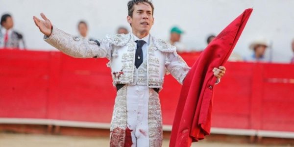 Diego Silveti celebra el regreso de las corridas de toros en la plaza Nuevo Progreso