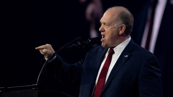 Fuerzas de inmigración de Trump se centrarán en varias ciudades, dice nuevo "zar de las fronteras"