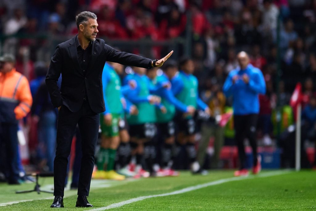 Guillermo Ochoa regresa a titularidad con el AVS y al medio tiempo ya los golean