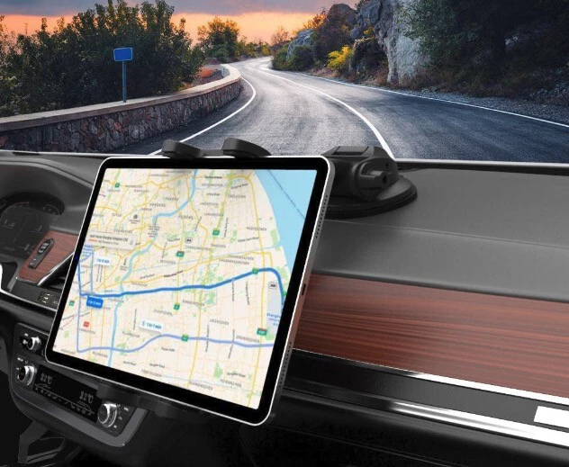 He convertido una vieja tablet Android que ya no usaba en Android Auto. Lo que más me ha costado ha sido encontrar un soporte