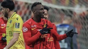 Julián Quiñones ayuda en el golazo de Aubameyang en Arabia Saudita (VIDEO)