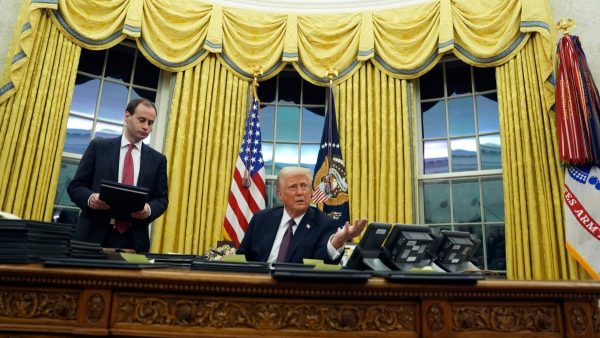 "Probablemente dejemos de comprar petróleo a Venezuela", dijo Trump