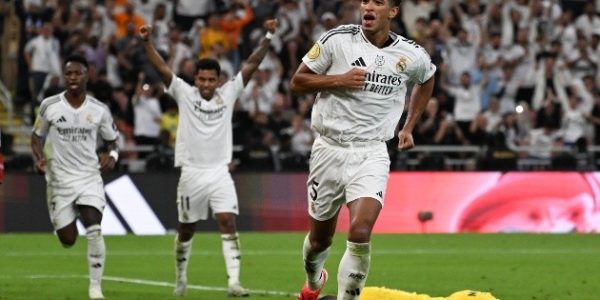 Real Madrid cumple y va a la final de la Supercopa
