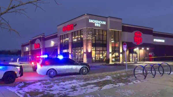 Tiroteo en tienda de Indiana deja 3 muertos, incluido el sospechoso, y 2 policías heridos