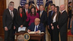 Trump firma “Ley Laken Riley” contra los migrantes || ¿La legislación del miedo?