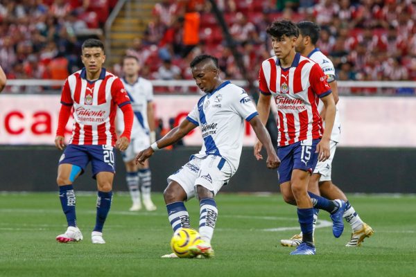 Chivas regresó a la victoria a costa de Xolos y Alan Pulido volvió a anotar con la ‘rojiblanca’