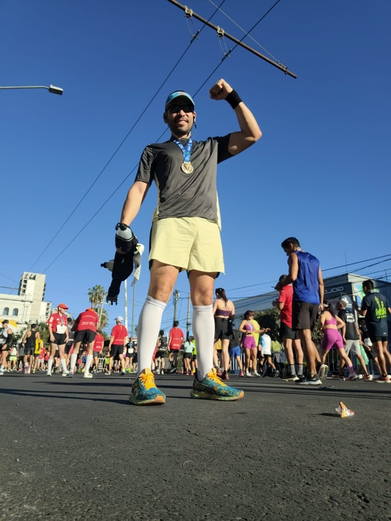 Daniel Valencia, un médico que corre con el corazón