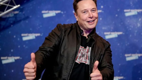 Elon Musk, el multimillonario más rico del planeta, tajante sobre si la IA es un peligro: "Hay un 20% de probabilidades de que se vuelva contra los humanos"