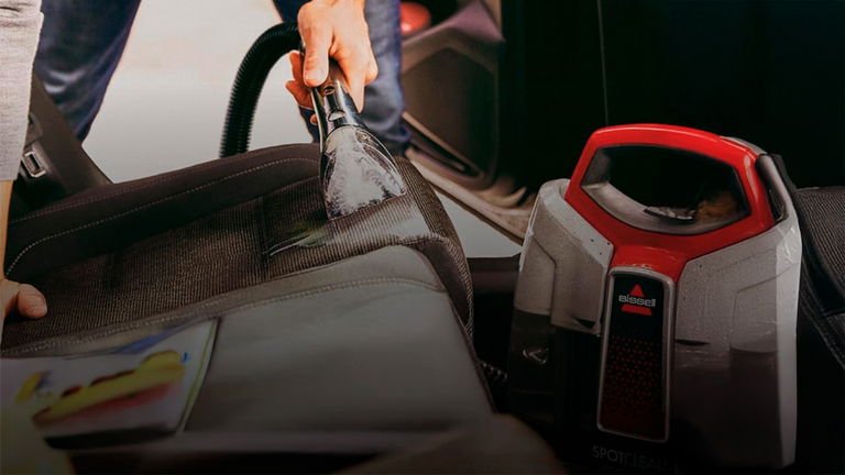 Está de oferta el aspirador de agua caliente dispuesto a eliminar manchas de tu tapicería y alfombras