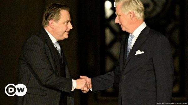 Independentista flamenco De Wever jura como primer ministro belga y debuta en cumbre informal de Defensa de la UE