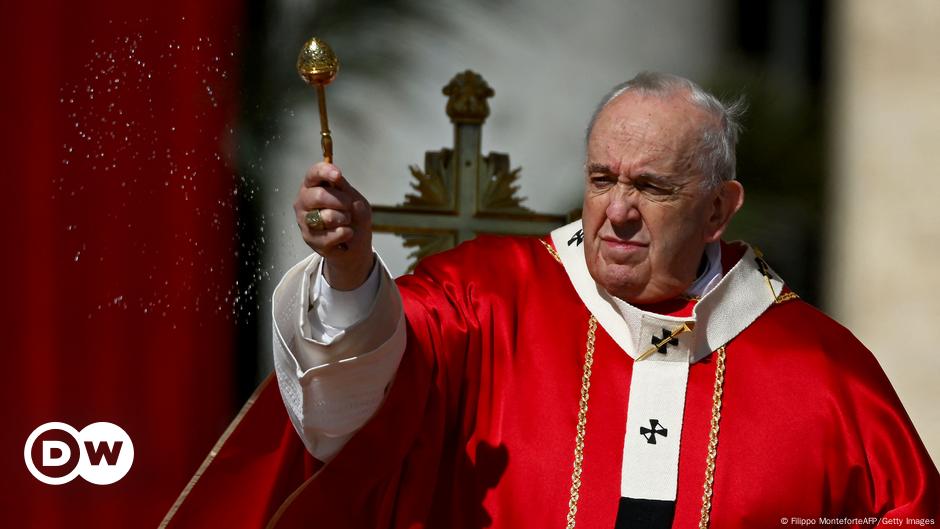 Papa Francisco afirma que las fuerzas armadas deben usarse solo "en defensa propia"