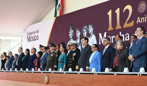 Presidenta encabezó acto del 112 aniversario de la Marcha de la Lealtad