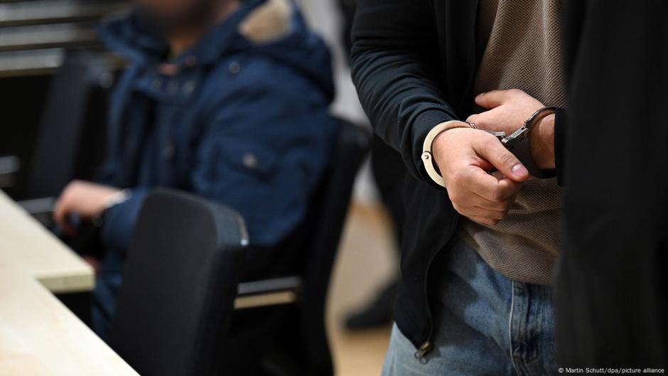 Tribunal alemán condena a dos personas por planear ataque al Parlamento de Suecia, tras quema del Corán