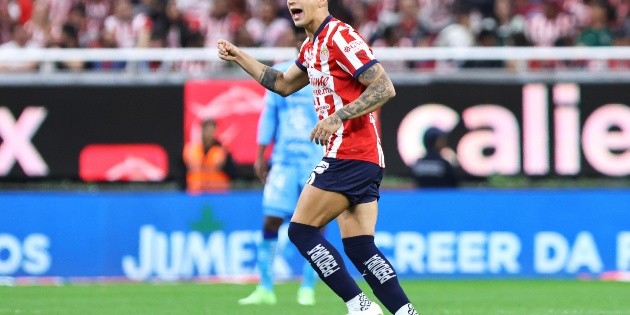 Alan Pulido no ve como una obligación eliminar al América