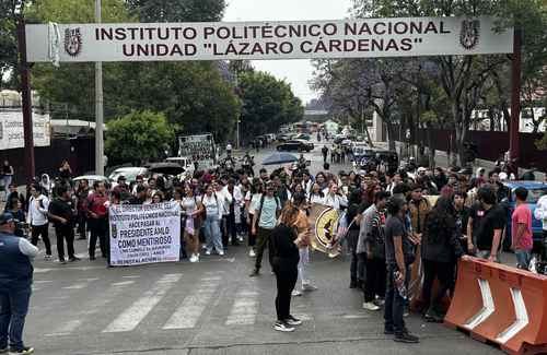 Alumnos y profesores del IPN demandan pagos atrasados y mejoras en planteles