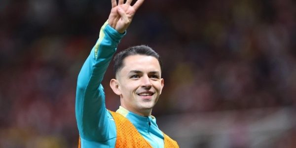 Álvaro Fidalgo lanza burla a Chivas en el Clásico Nacional