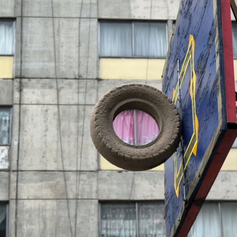 Amarillo Público: el arte que reinventa la urbanidad y la historia